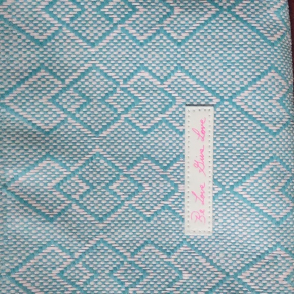 3/15 🦇 Blue and White Clutch - Picture 2 of 5